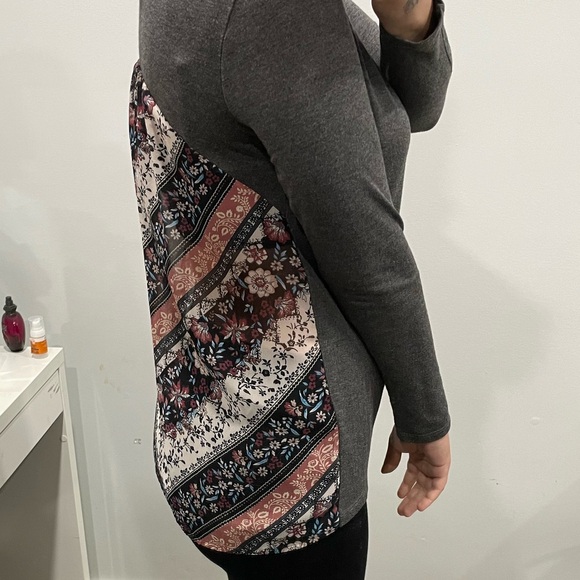 Grey long sleeve top with floral back - Picture 4 of 4